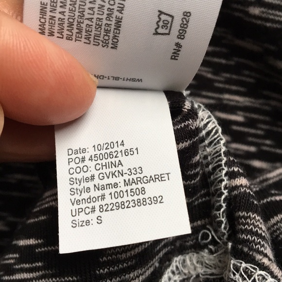 Gloria Vanderbilt T-shirt - Picture 7 of 8